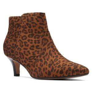 NWT Clarks Linvale Judith Leopard Print Pointed Toe Ankle Booties, Size 8W